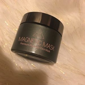 Pure Aura magnetic face mask